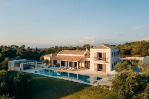 Princely Mediterranean Inspired Villa with Pool and Garden from VILLAWAY®